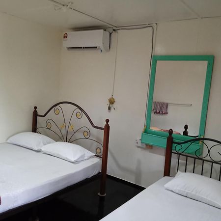 Hotel Nazri Nipah Camp Pangkor à Kampung Teluk Nipah Chambre photo