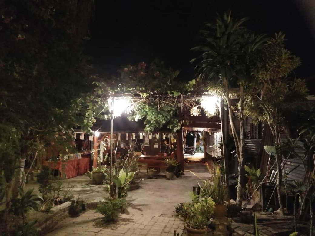 Hotel Nazri Nipah Camp Pangkor à Kampung Teluk Nipah Extérieur photo